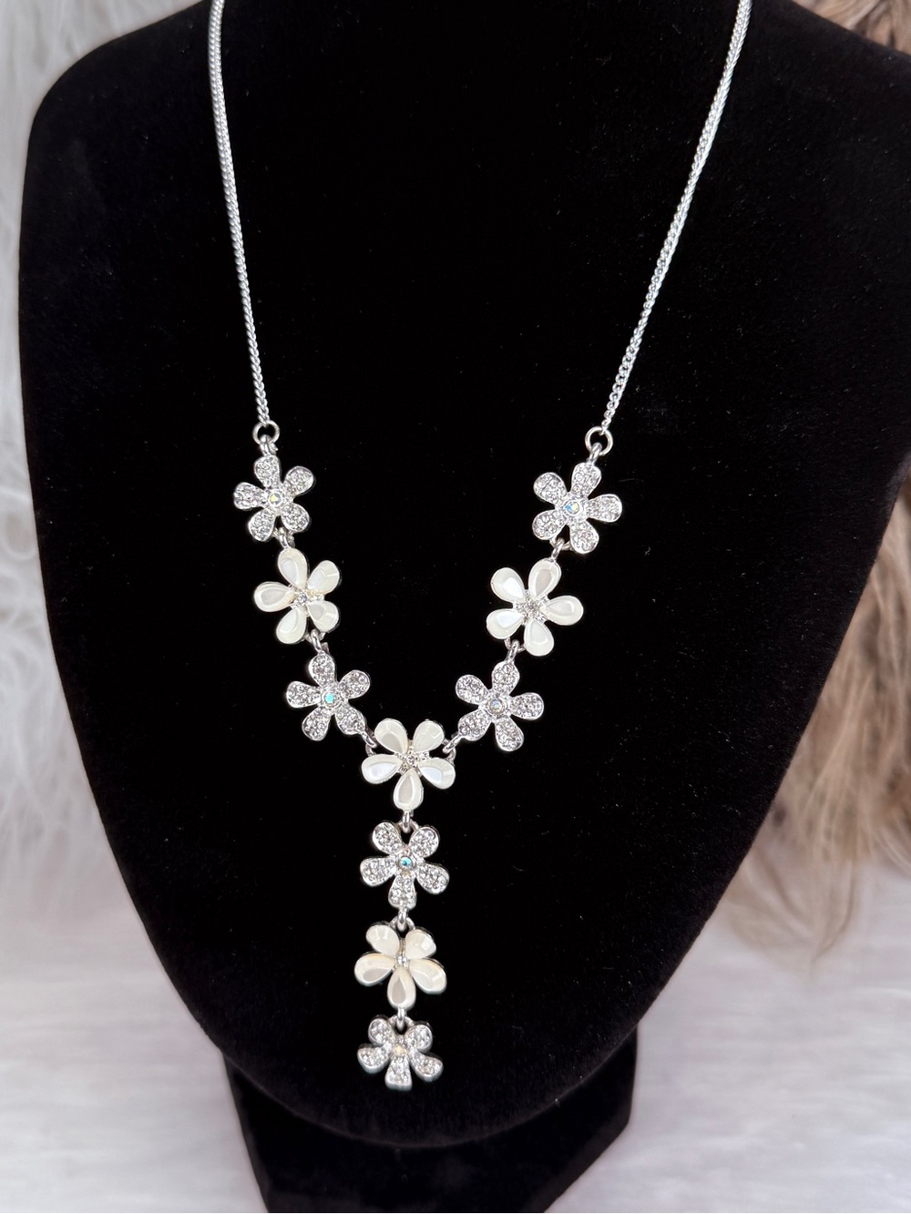 Silver Tone White Floral Y Drop Necklace Sparkle Flower Statement Jewelry